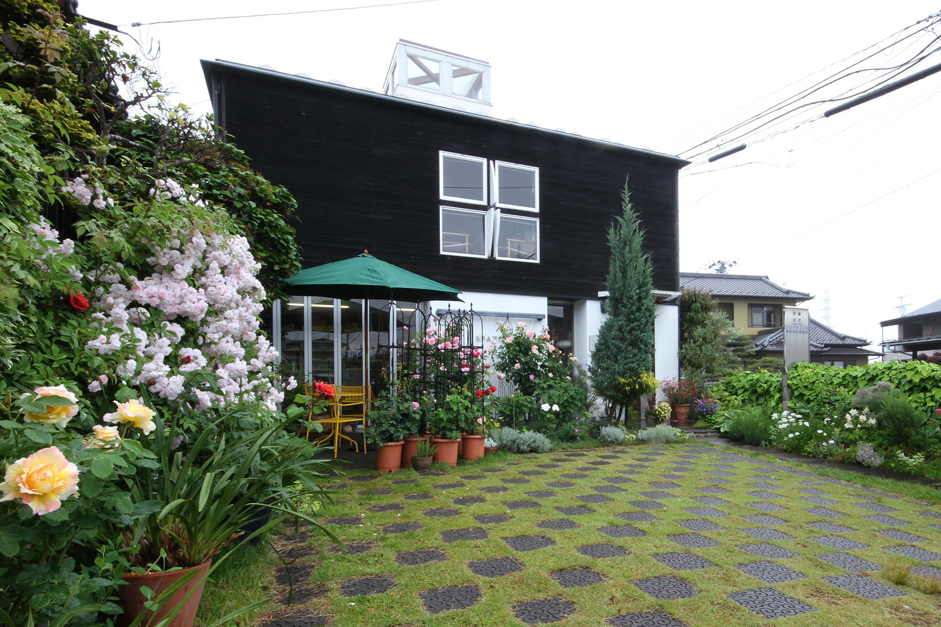 SPAZIOの庭の雪景色　サムネイル